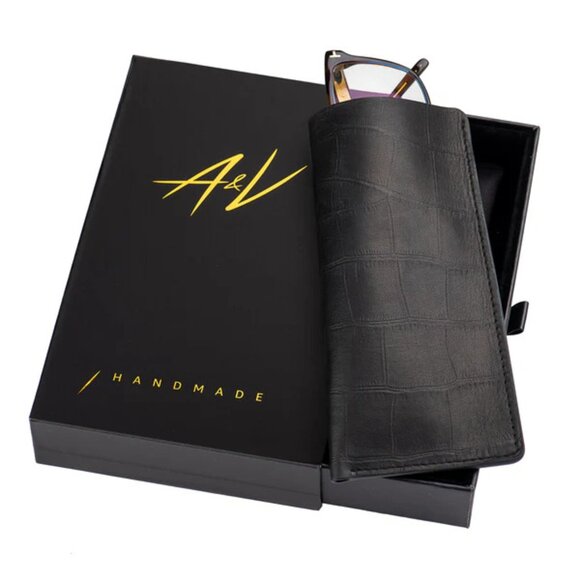 Black Sleek Calfskin Glasses Case – Alligator Pattern Craftsmanship - Picture 2 of 3